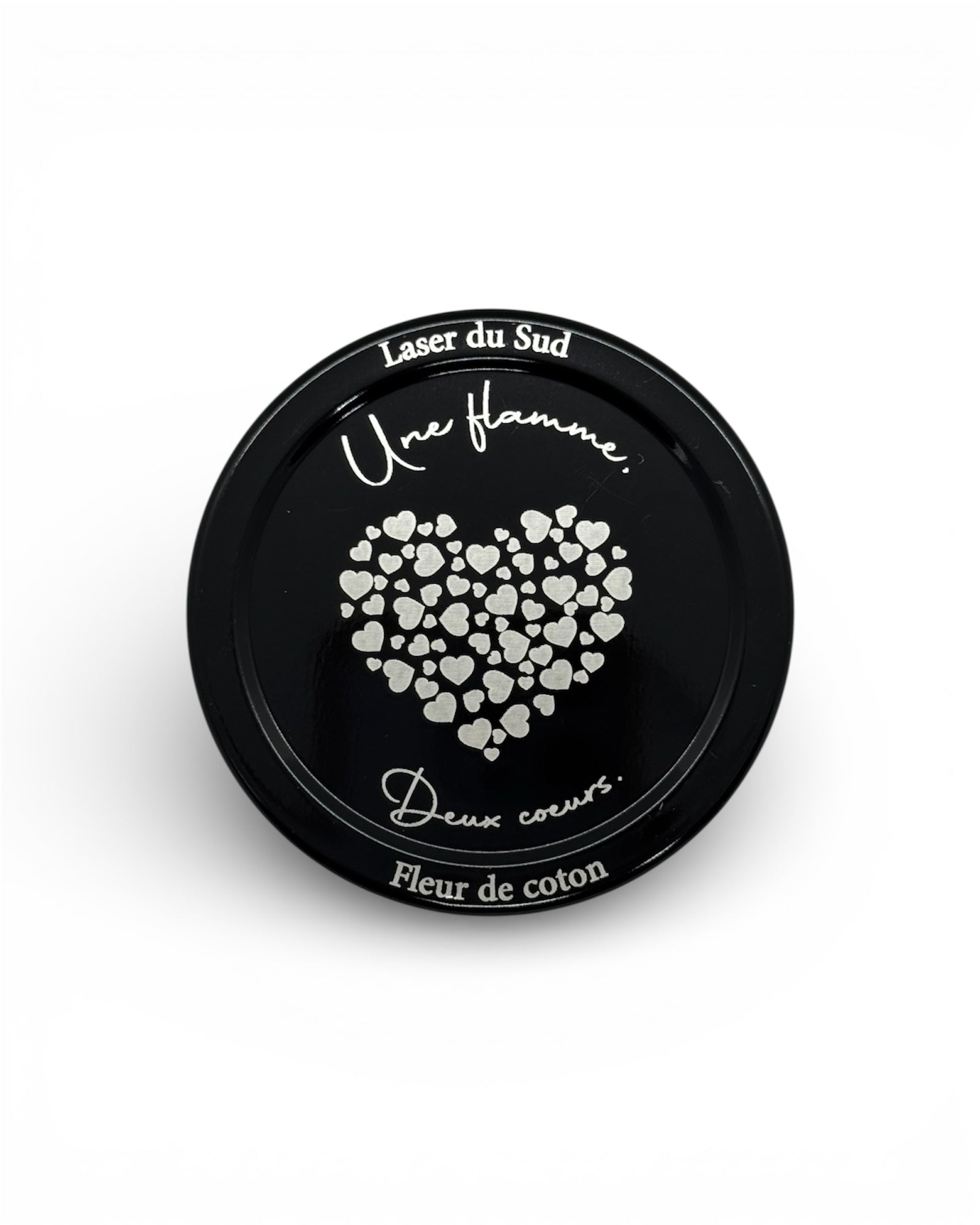 Couvercle noir gravé "Une flamme, deux cœurs" + motif cœurs gravé.